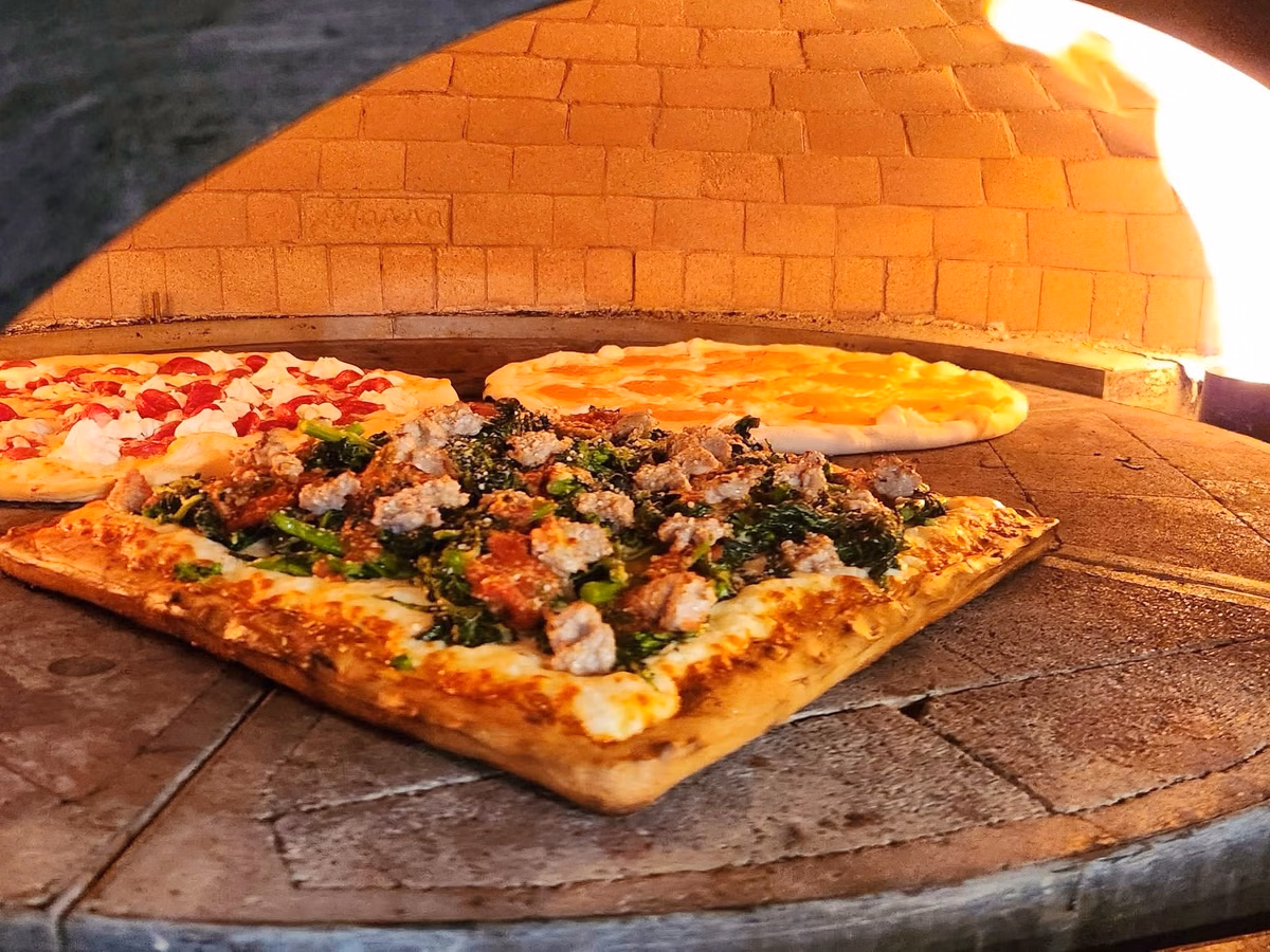 Manzano Pizza